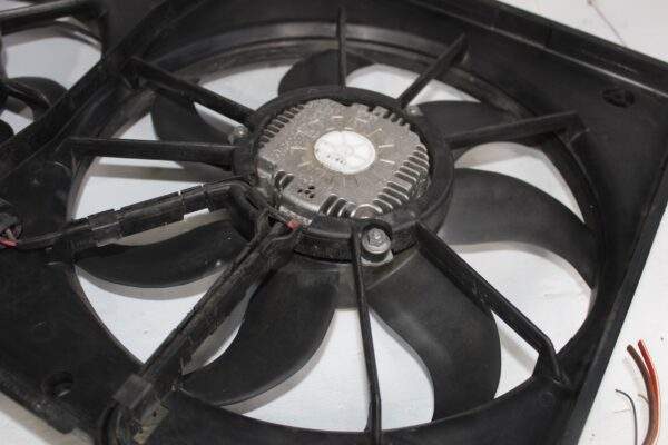 Volkswagen Golf Mk6 R CDL Twin Radiator Fan With Shroud 1K0121205AD, 1K0121207B