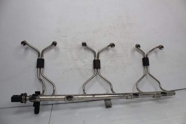 BMW F80 F82 F87 M2 M3 M4 S55 High Pressure Fuel Rail 13537848363