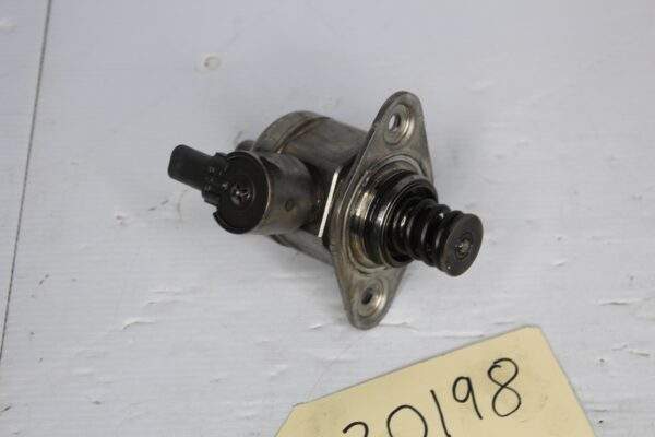 BMW F80 F82 F87 M2 M3 M4 S55 High Pressure Fuel Pump 13517847204