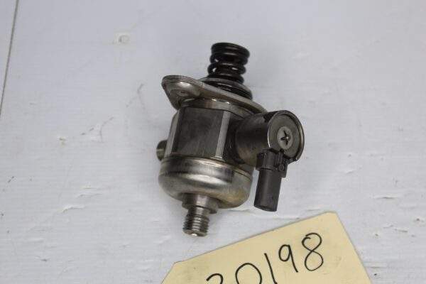 BMW F80 F82 F87 M2 M3 M4 S55 High Pressure Fuel Pump 13517847204