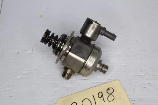 BMW F80 F82 F87 M2 M3 M4 S55 High Pressure Fuel Pump 13517847204