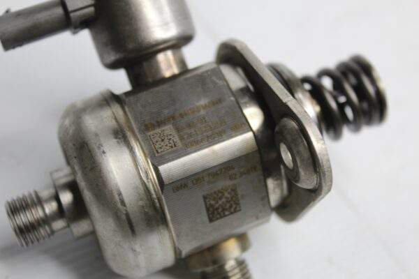BMW F80 F82 F87 M2 M3 M4 S55 High Pressure Fuel Pump 13517847204
