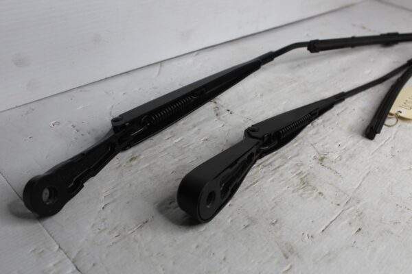 Mercedes Benz W177 A Class Windscreen Wiper Arms A1778201100, A1778201000
