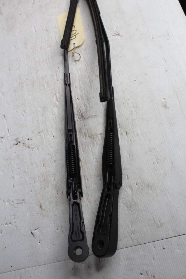 Mercedes Benz W177 A Class Windscreen Wiper Arms A1778201100, A1778201000