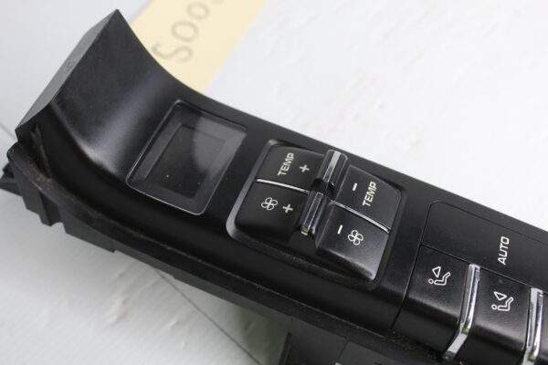 Porsche 92A Cayenne GTS Right AC Climate Seat Control Panel