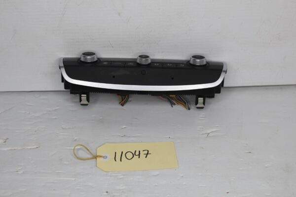 Audi 8V A3 S3 RS3 AC Climate Control Switch Panel 8V0 820 043 M