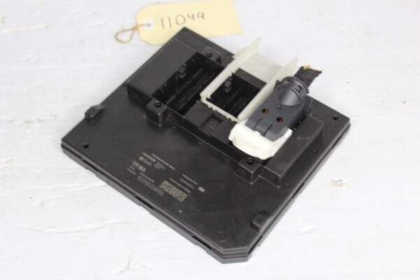 Audi 8V A3 S3 / Volkswagen Golf GTi R Body Control Module BCM 5Q0 937 084 CQ