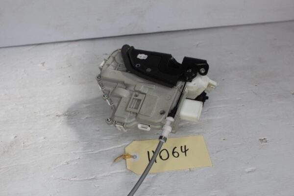 Audi FY Q5 Front Right Door Lock Actuator 8X2837016C