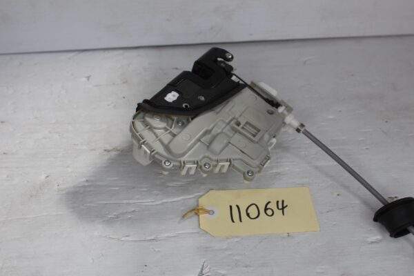 Audi FY Q5 Front Right Door Lock Actuator 8X2837016C