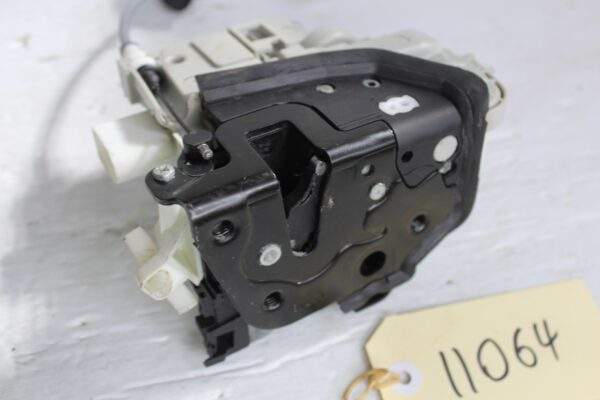 Audi FY Q5 Front Right Door Lock Actuator 8X2837016C