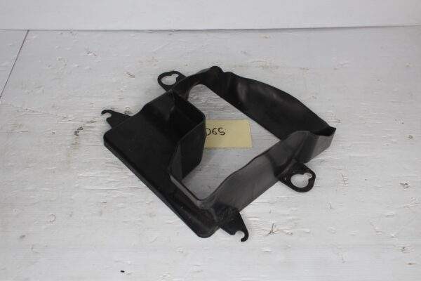 Audi 8V A3 S3 Front Left Auxiliary Cooler Air Duct Guide 8V0121673