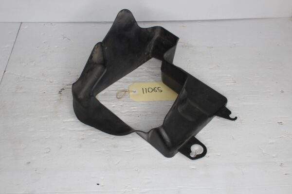 Audi 8V A3 S3 Front Left Auxiliary Cooler Air Duct Guide 8V0121673