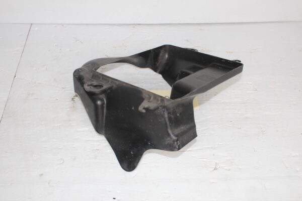 Audi 8V A3 S3 Front Left Auxiliary Cooler Air Duct Guide 8V0121673