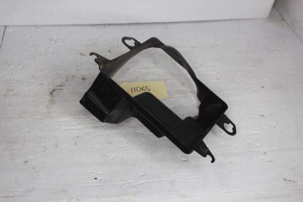 Audi 8V A3 S3 Front Left Auxiliary Cooler Air Duct Guide 8V0121673