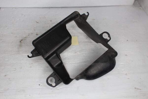 Audi 8V A3 S3 Front Left Auxiliary Cooler Air Duct Guide 8V0121673