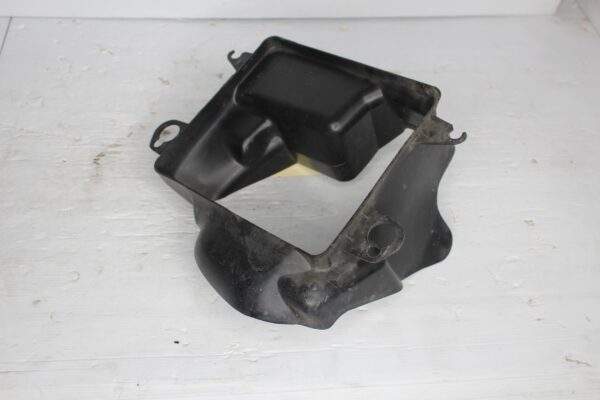 Audi 8V A3 S3 Front Left Auxiliary Cooler Air Duct Guide 8V0121673