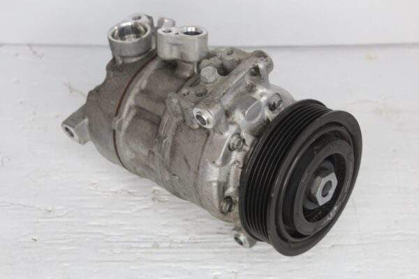 Audi A4 A5 Q5 2.0L Air Con AC Compressor 8T0260805N