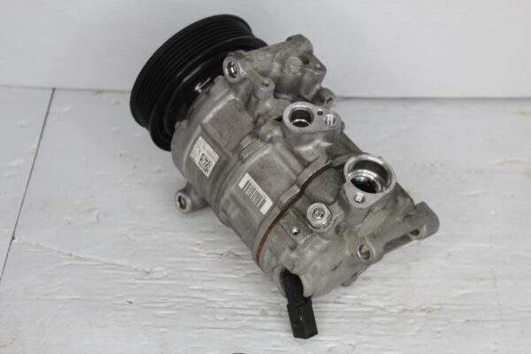 Audi A4 A5 Q5 2.0L Air Con AC Compressor 8T0260805N