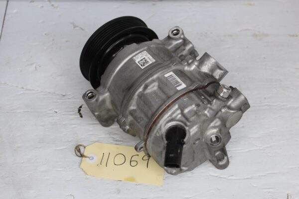 Audi A4 A5 Q5 2.0L Air Con AC Compressor 8T0260805N