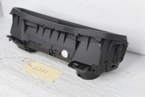 Audi FY Q5 Instrument Gauge Cluster 44xxx KMS 8W5920790D - Damaged Tab