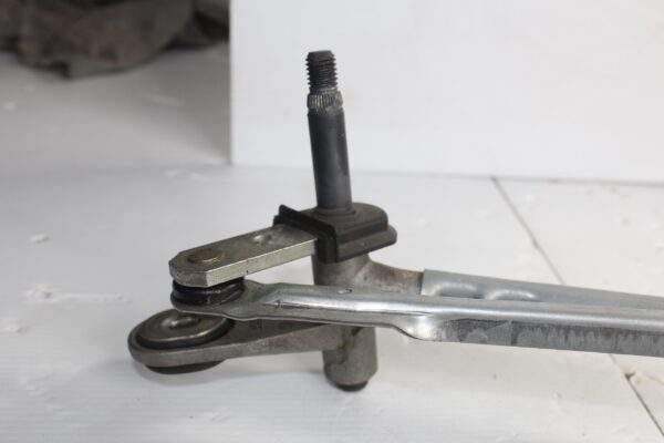 Audi F3 Q3 RSQ3 Sportsback Window Wiper Motor Linkage 83C955023A
