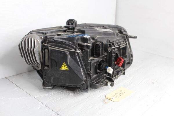 Audi 8R Q5 SQ5 Headlamp Xenon Non Adaptive 8R0941043D, 8R0941005D