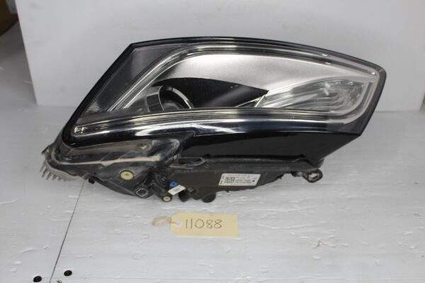 Audi 8R Q5 SQ5 Headlamp Xenon Non Adaptive 8R0941043D, 8R0941005D