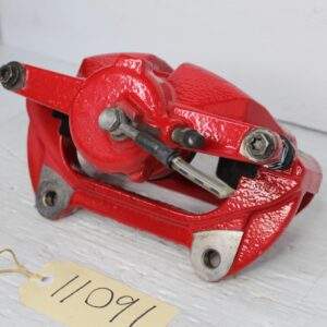 Audi 8V S3 Front Right Brake Caliper missing Badge 8V0615124A - Image 9