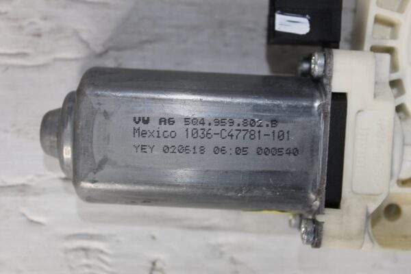 Volkswagen Audi Window Regulator Motor 5Q4959802B