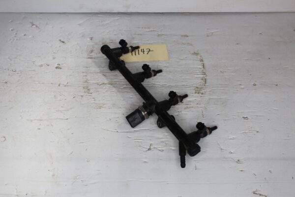 Volkswagen Golf MK7 R CJX Fuel Injectors with Rail 06K133681C, 06L906031A