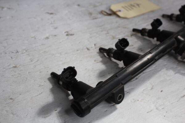 Volkswagen Golf MK7 R CJX Fuel Injectors with Rail 06K133681C, 06L906031A