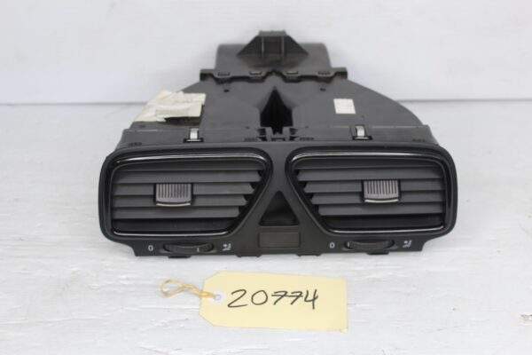 Volkswagen Mk3 Scirocco R Centre Dash Air Vent 1Q0819735C
