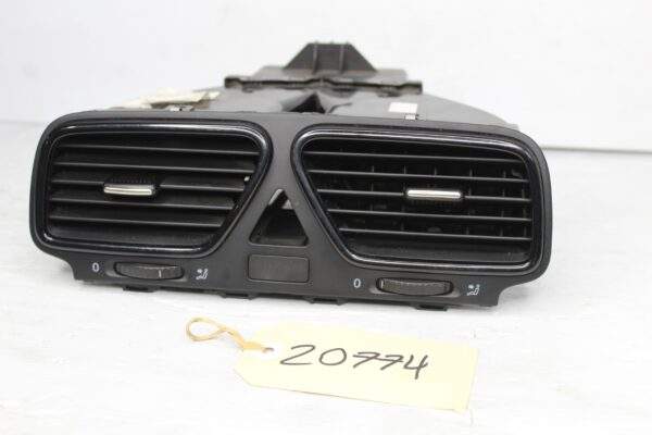 Volkswagen Mk3 Scirocco R Centre Dash Air Vent 1Q0819735C