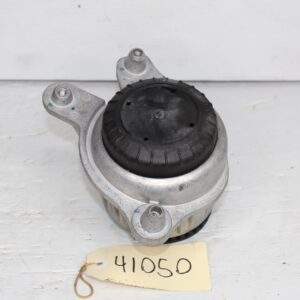 Mercedes Benz W205 C300 Right Drivers Side Engine Mount A2052407700 - Image 8