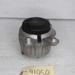 Mercedes Benz W205 C300 Right Drivers Side Engine Mount A2052407700 - Image 6