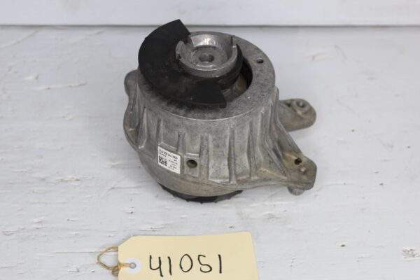 Mercedes Benz W205 C300 Left Passenger Side Engine Mount A2052407600