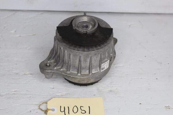 Mercedes Benz W205 C300 Left Passenger Side Engine Mount A2052407600