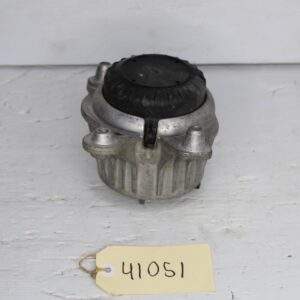 Mercedes Benz W205 C300 Left Passenger Side Engine Mount A2052407600 - Image 7