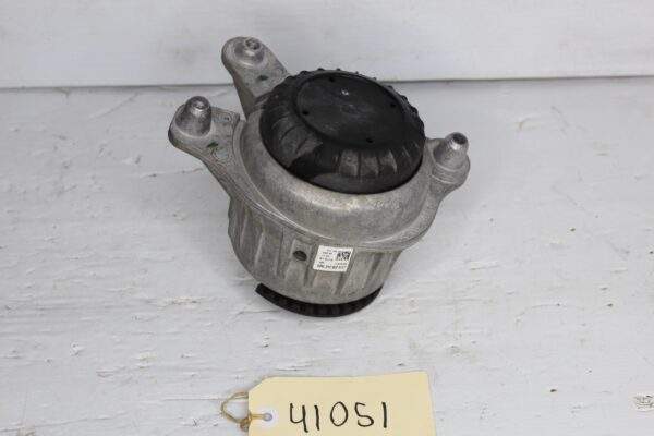 Mercedes Benz W205 C300 Left Passenger Side Engine Mount A2052407600