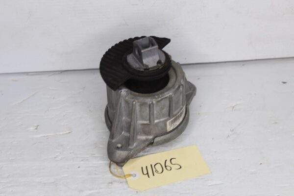 Mercedes Benz W212 W218 E63 CLS63 AMG Left Engine Mount A2182400717