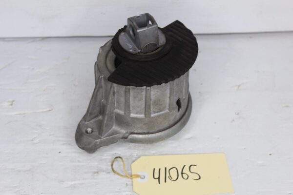 Mercedes Benz W212 W218 E63 CLS63 AMG Left Engine Mount A2182400717