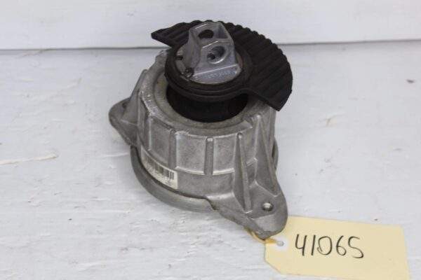 Mercedes Benz W212 W218 E63 CLS63 AMG Left Engine Mount A2182400717