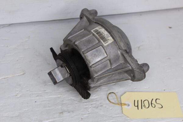 Mercedes Benz W212 W218 E63 CLS63 AMG Left Engine Mount A2182400717