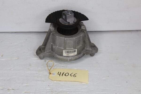 Mercedes Benz W212 W218 E63 CLS63 AMG Right Engine Mount A2182400817