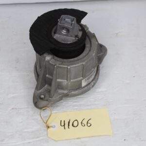 Mercedes Benz W212 W218 E63 CLS63 AMG Right Engine Mount A2182400817 - Image 2