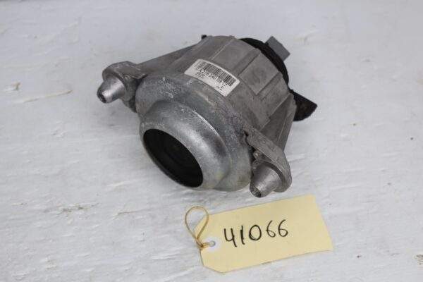 Mercedes Benz W212 W218 E63 CLS63 AMG Right Engine Mount A2182400817