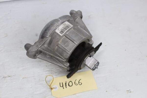 Mercedes Benz W212 W218 E63 CLS63 AMG Right Engine Mount A2182400817