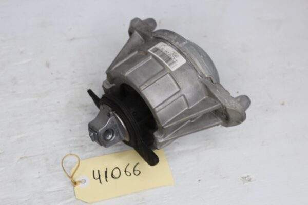 Mercedes Benz W212 W218 E63 CLS63 AMG Right Engine Mount A2182400817