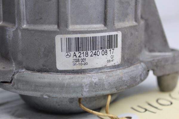 Mercedes Benz W212 W218 E63 CLS63 AMG Right Engine Mount A2182400817