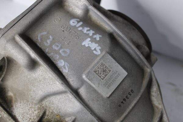 Mercedes Benz W205 C300 Rear Differential 3.266 Ratio A2053506336, A2053507704
